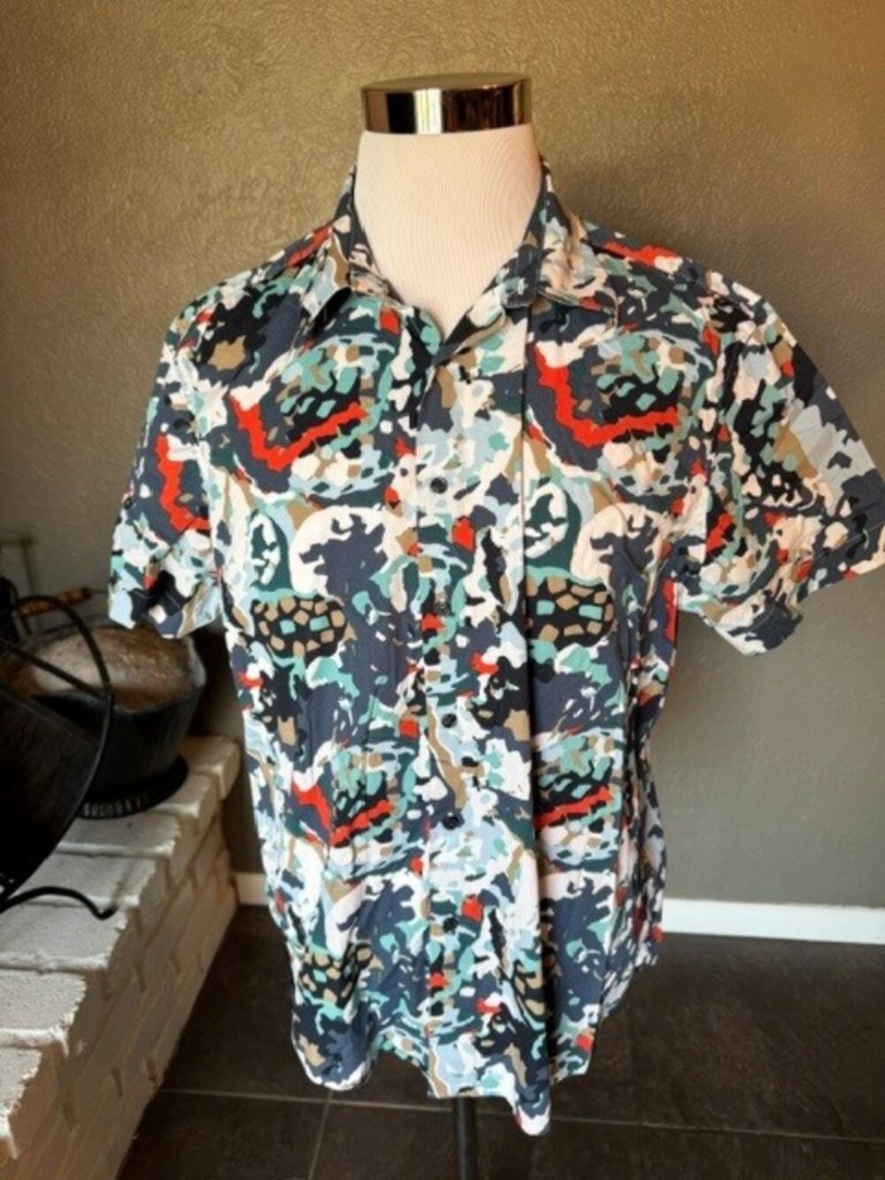 Perry Ellis Men's Short Sleeve Button Down Abstract/Camo Pattern